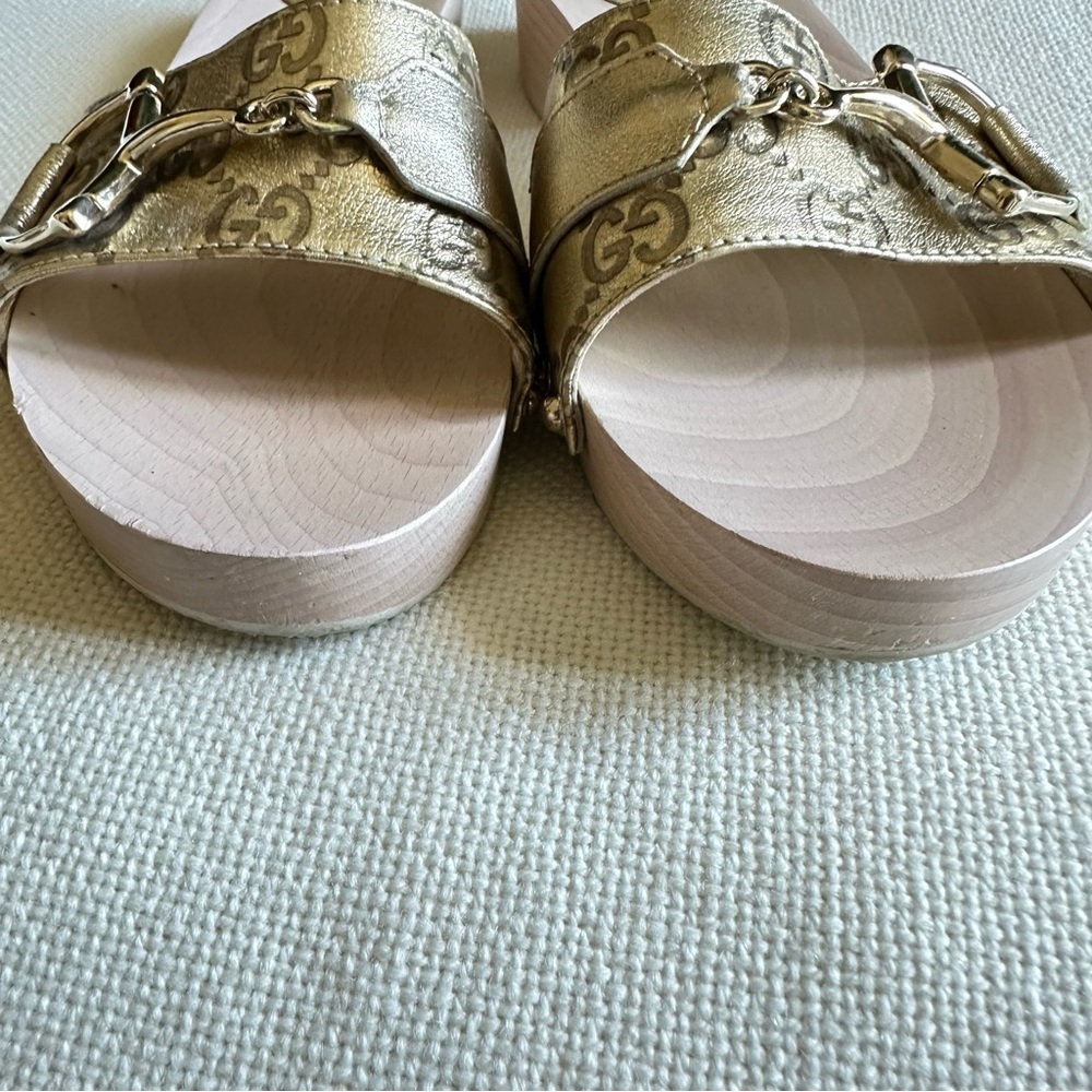 GUCCI Metallic Gold Horsebit Mules🌸 - Picture 3 of 6